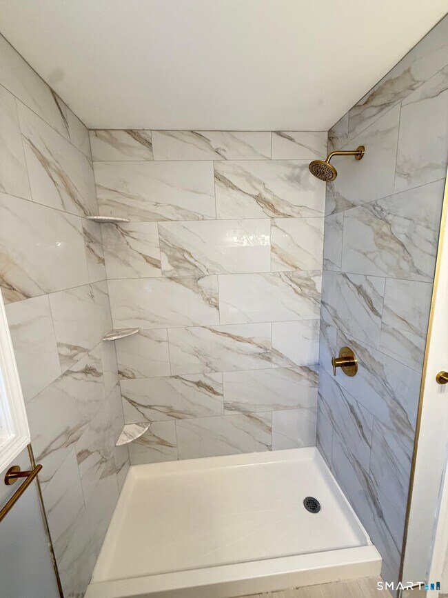 Building Photo - 522 Garfield Ave