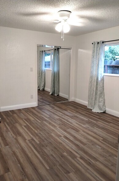 Building Photo - 637 Grambling Ct