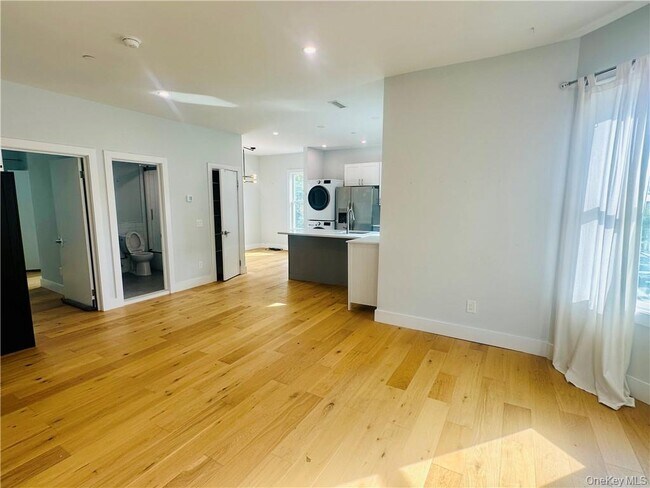 Building Photo - 56 Wildey St