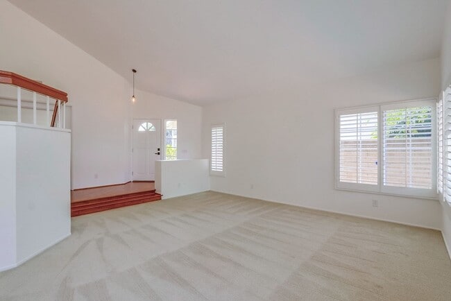 Building Photo - 26721 Sierra Vista