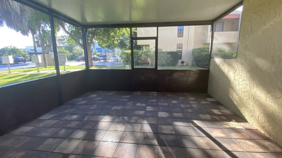 Building Photo - 743 SE 1st Way