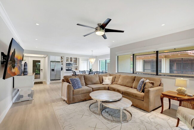 Building Photo - 438 Brackenwood Ln S