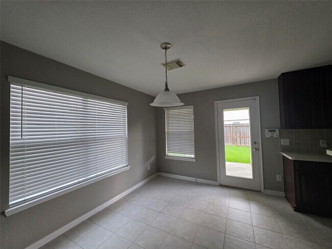 Building Photo - 15515 Bartlett Pear Ct