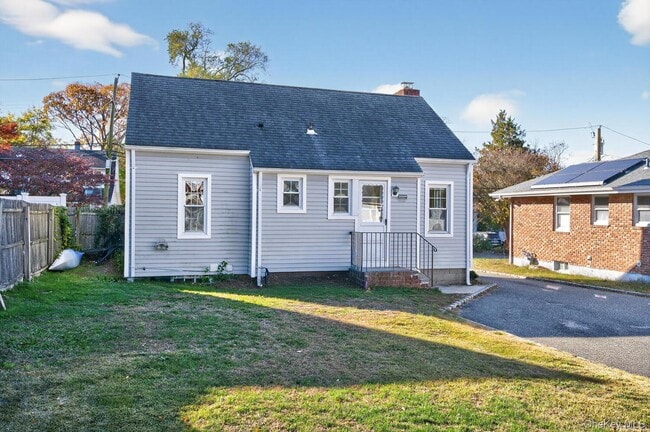 Building Photo - 7 Tildean Ln