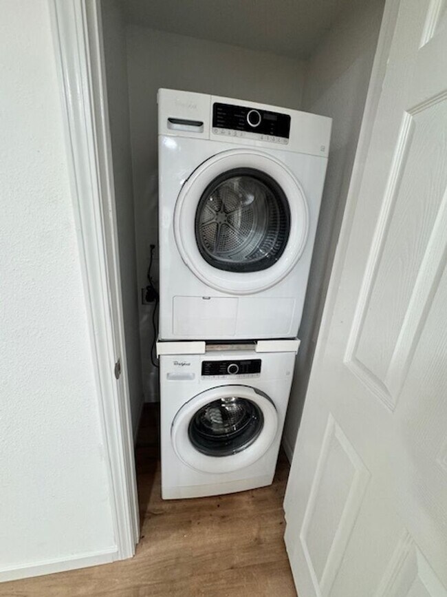 Building Photo - Conveniently Located Home with Attached Studio!