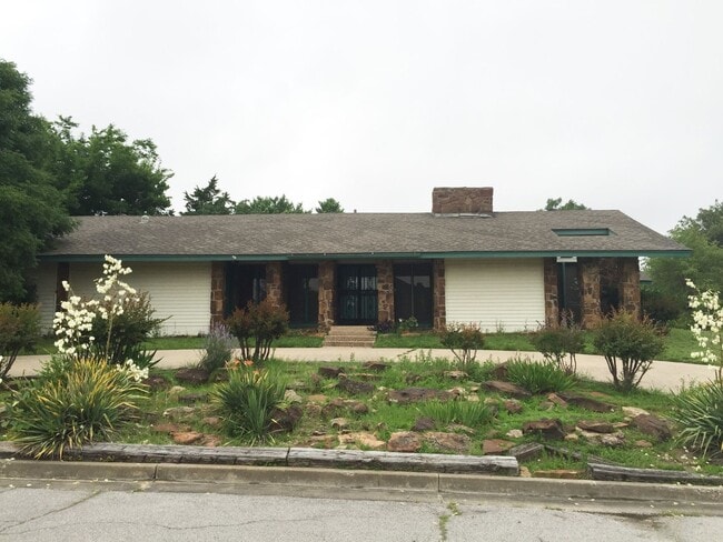 Primary Photo - Jenks Schools