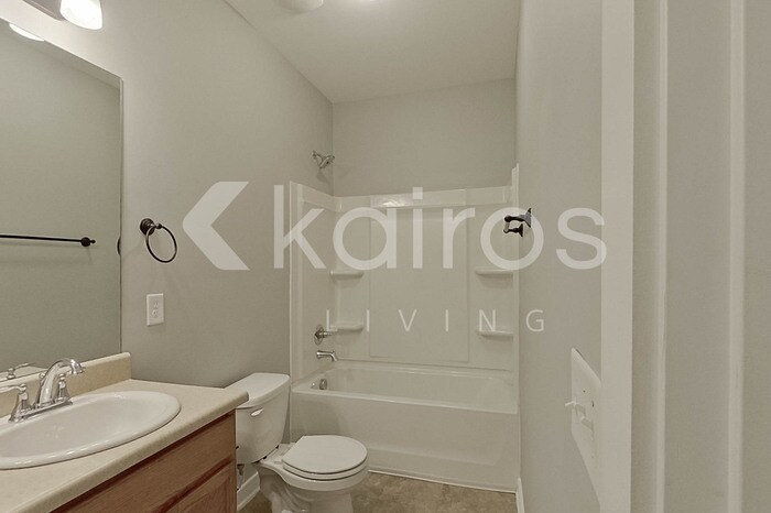 Building Photo - 45 HAWK LN