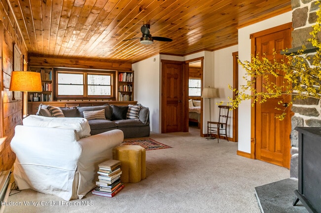 Building Photo - 671 Watson Hollow Rd