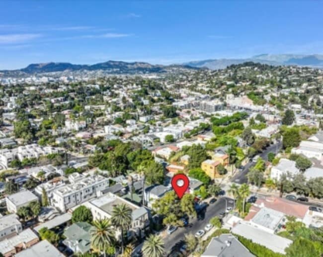 Building Photo - 743 3/4 Occidental Blvd