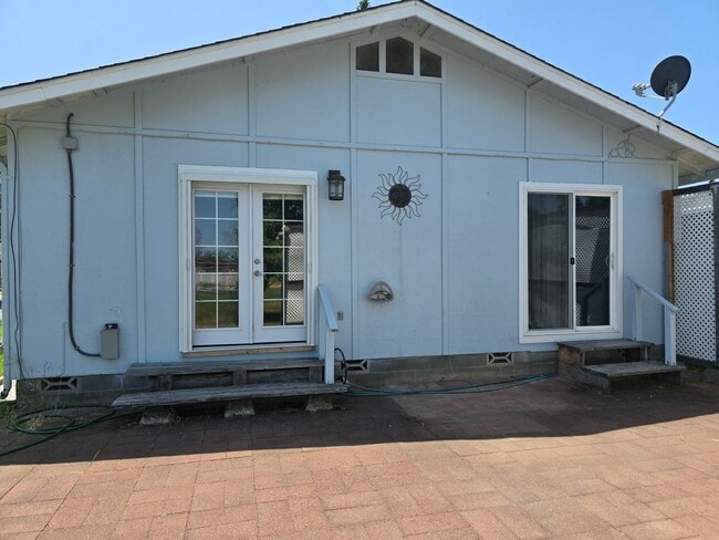 Building Photo - 3 bed 1 bath  Home for Rent in Grants Pass