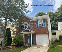 Building Photo - Fenced in Backyard! Bring your PETS!