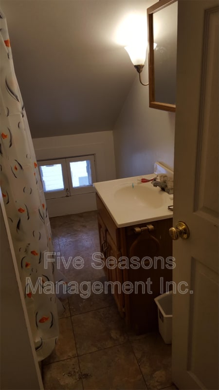 Building Photo - 80 Chase St