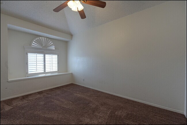 Building Photo - 1025 Jan Ellyn Ln