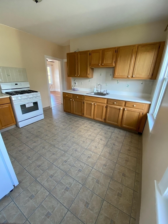 Primary Photo - 145 Millet St