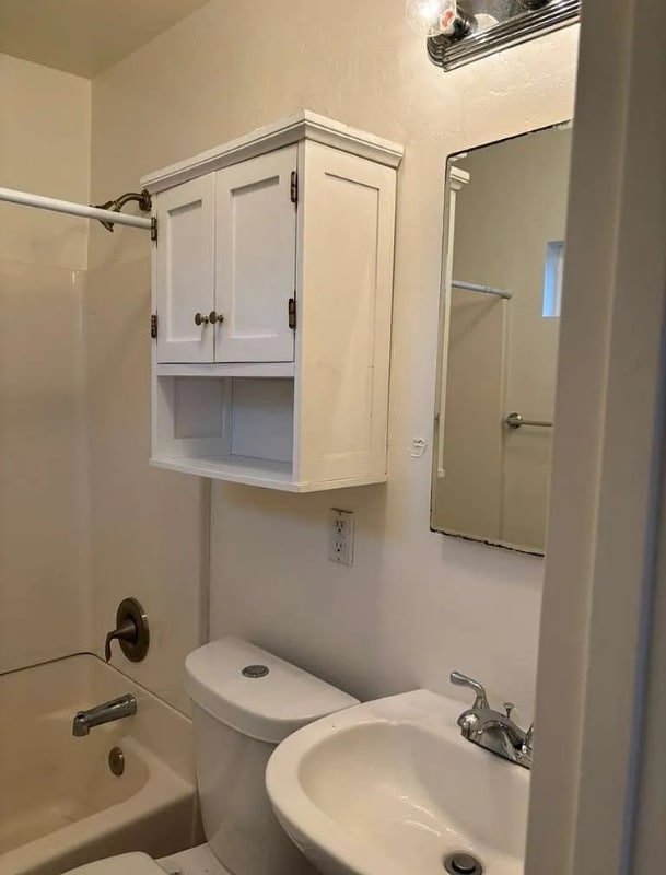 Building Photo - 3676 Euclid Ave