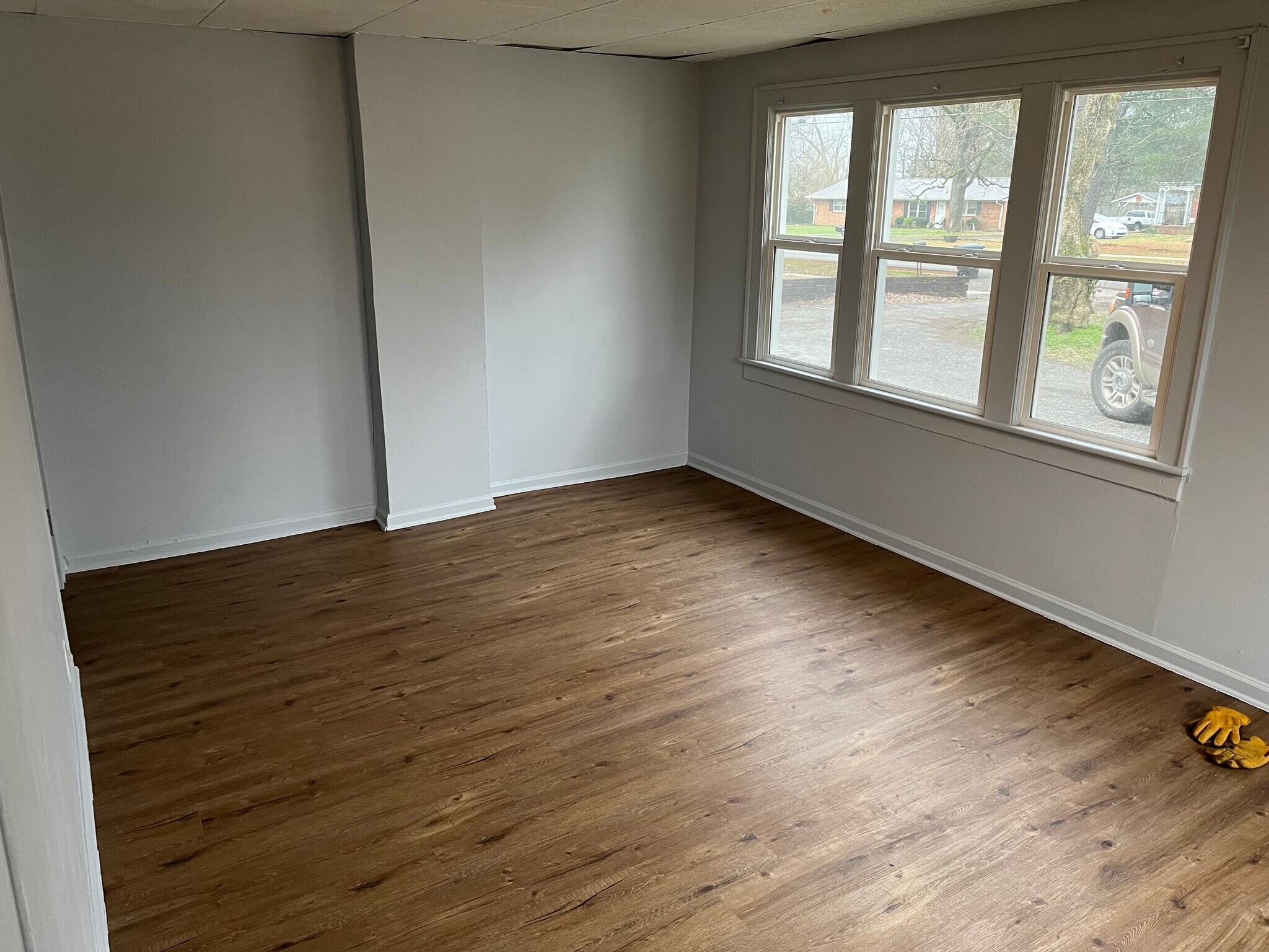 Building Photo - 913 E Lincoln St