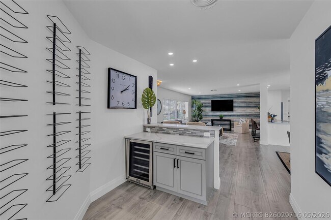 Building Photo - 3108 NE 42nd Ct