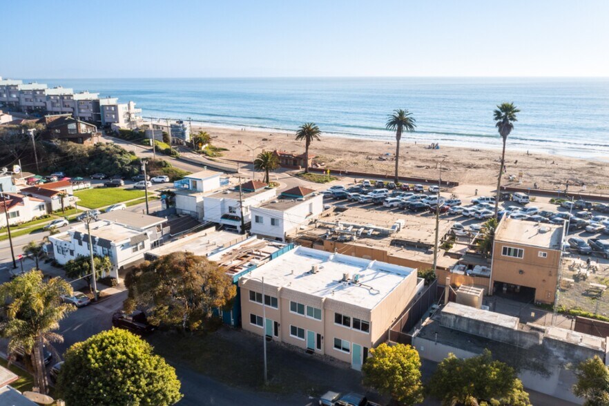 Building Photo - 112 Marina Ave