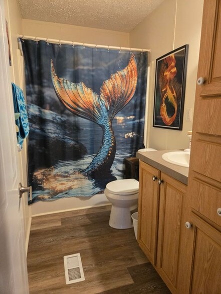 Building Photo - 2115 Bent Oak Ct