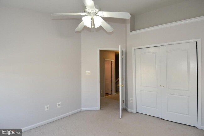 Building Photo - 43265 Morven Square