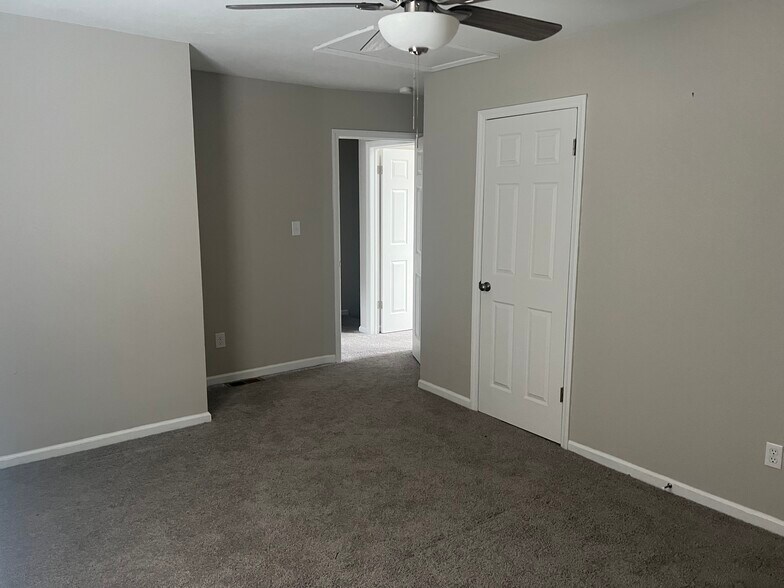 Bedroom - 4750 Hollis Rd