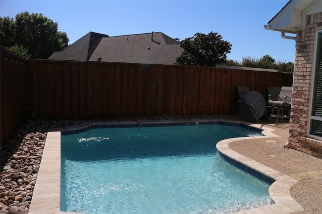 Building Photo - 1936 Gansett Dr