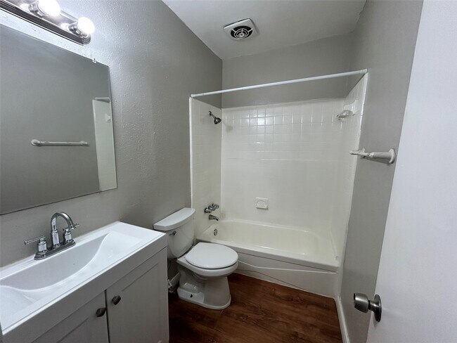 Building Photo - 219 Marshall St