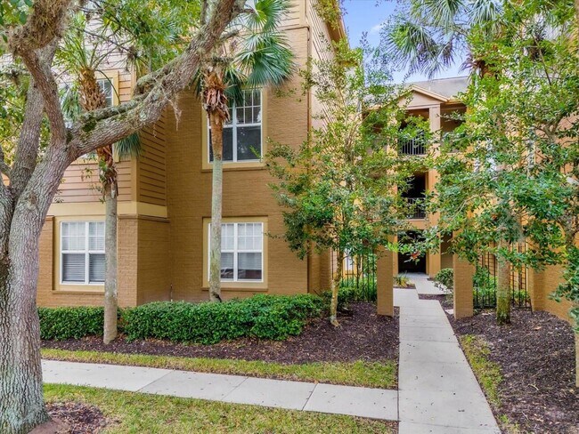 Building Photo - Newly Renovated 2-Bedroom Corner Unit in G...