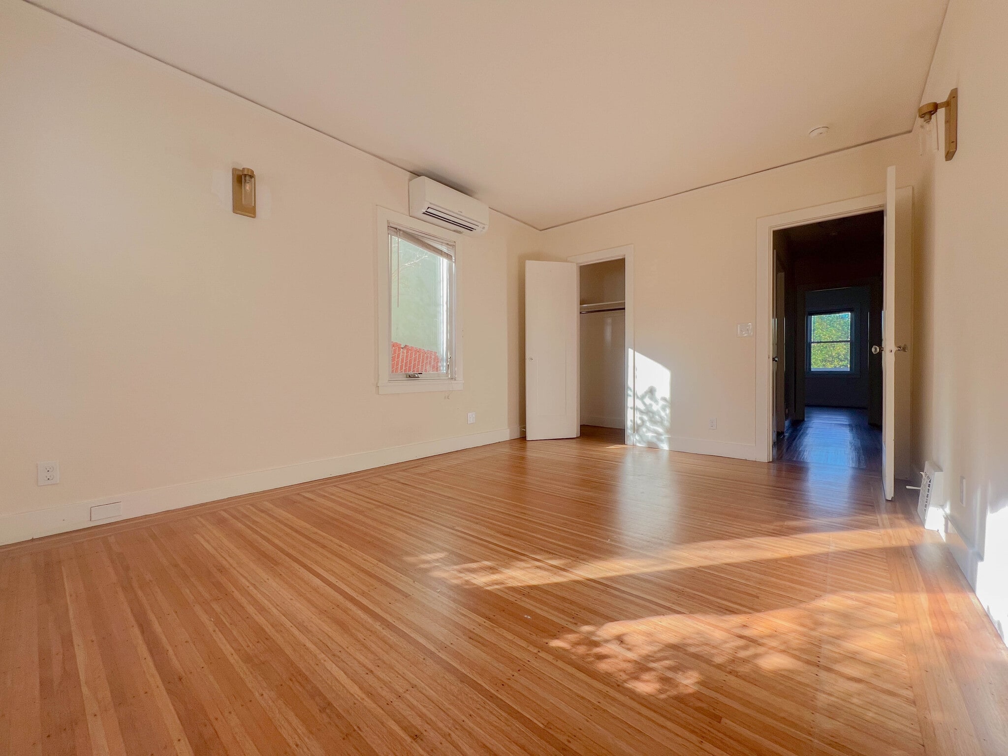 Master Bedroom - 1504 Grant St