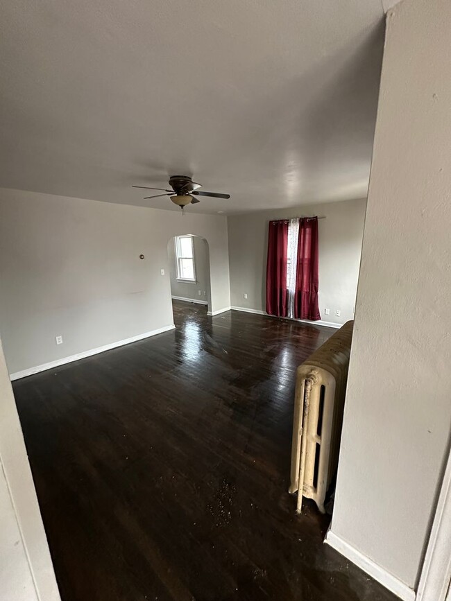 Primary Photo - Beautiful 2 bed 1 bath duplex