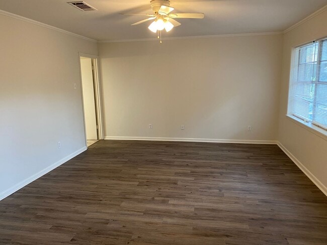 Building Photo - 3 Bedroom 1.5 Bath Home in Pineville, LA
