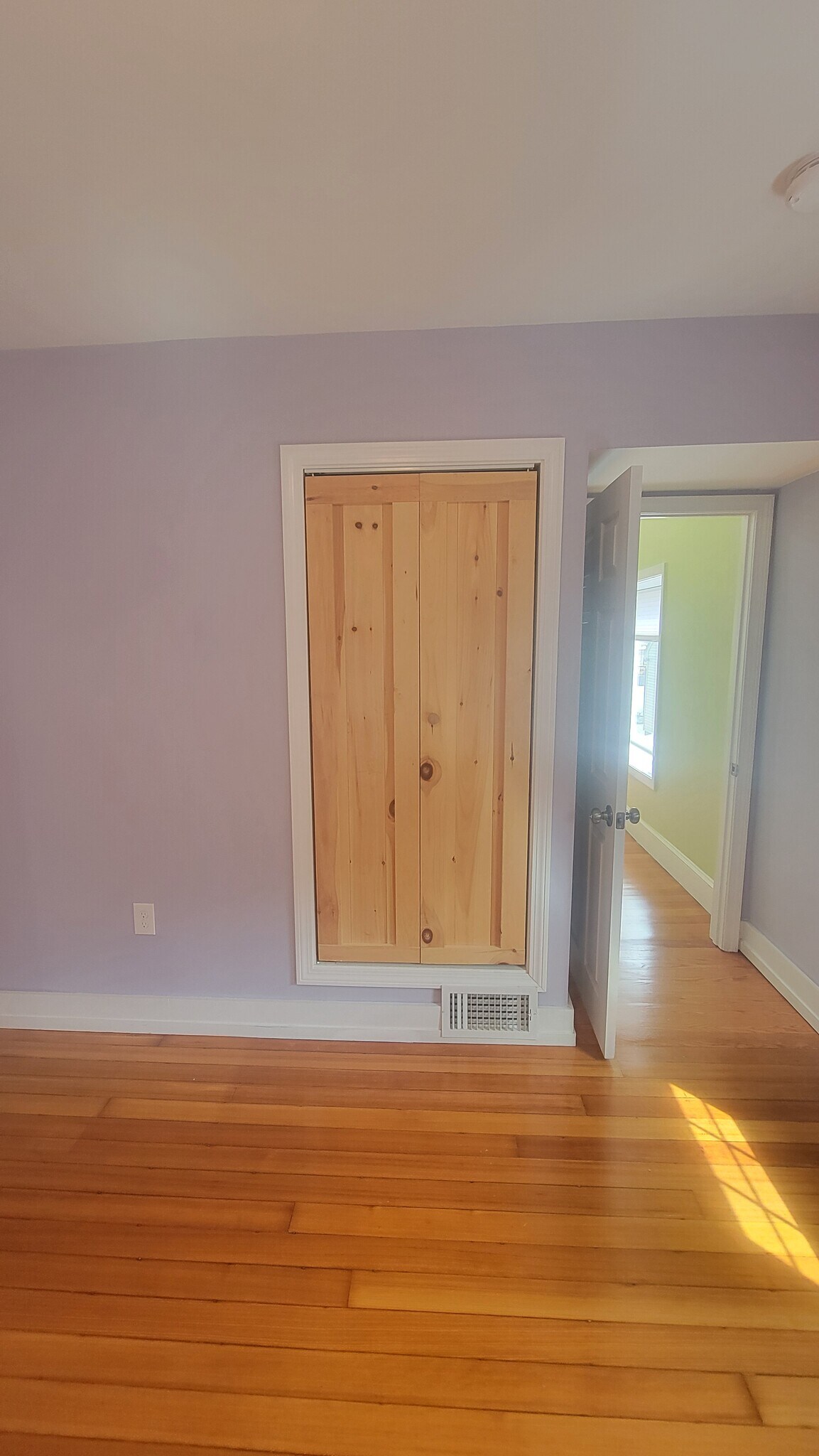 Building Photo - 54 Bolton St