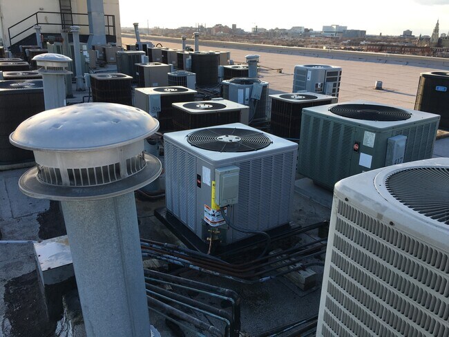 Building Photo - 1525 S Sangamon St