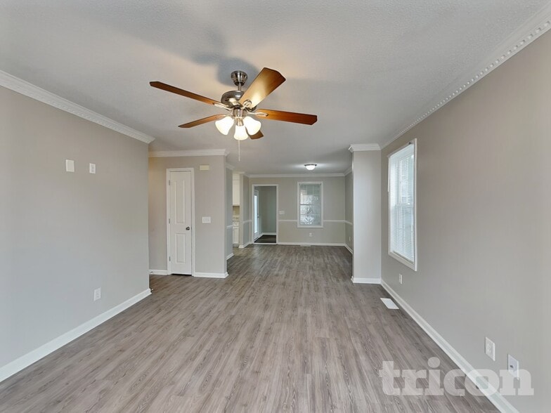 Building Photo - 337 Montclaire Ln