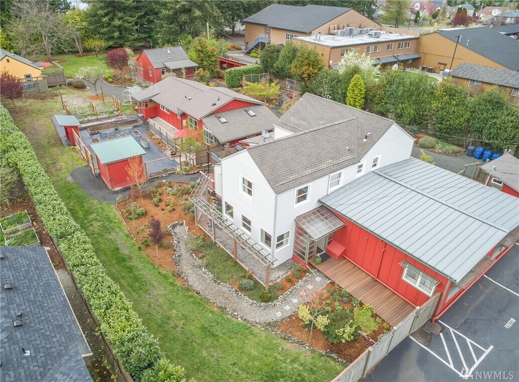 Building Photo - 719 Division St NW