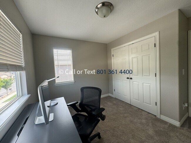 Building Photo - 1665 N 2600 W