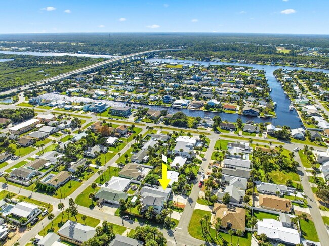 Building Photo - "Cozy & Efficient 1-Bedroom Retreat Steps from Flagler Beach!"