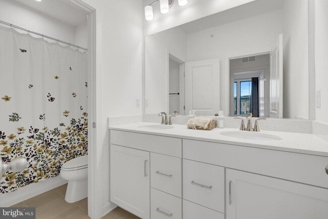 Building Photo - 20941 Bluebird Sq