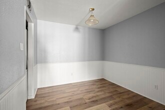 Building Photo - 9009 Richmond Ave.