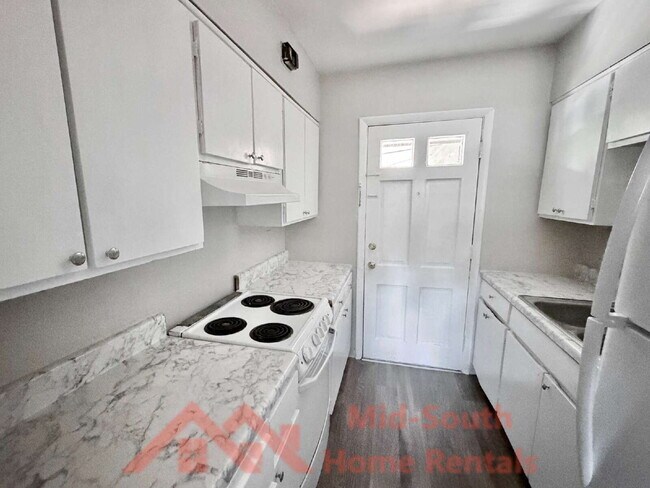 Building Photo - 25 N Idlewild St