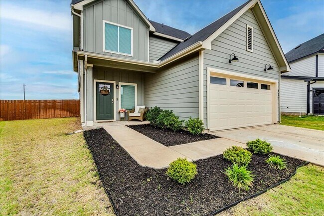 Building Photo - 125 Frogmore Lp