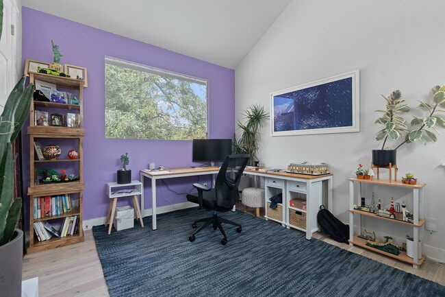 Building Photo - 2711 Willow St