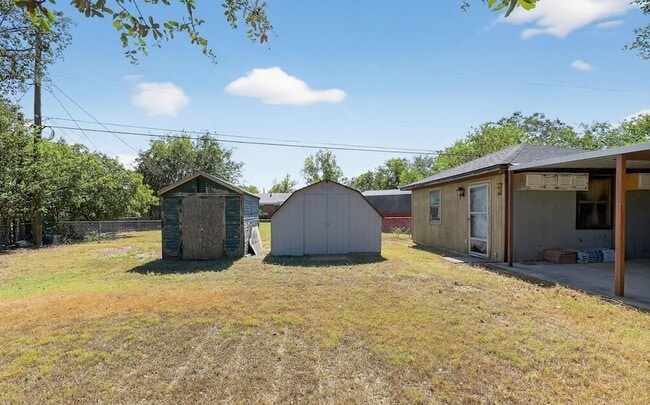 Building Photo - 604 Fegan St