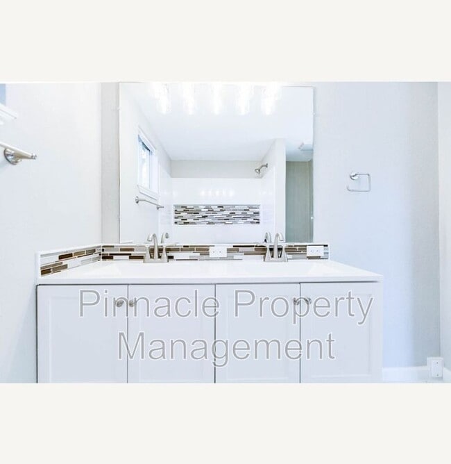 Building Photo - 1902 Coleman St