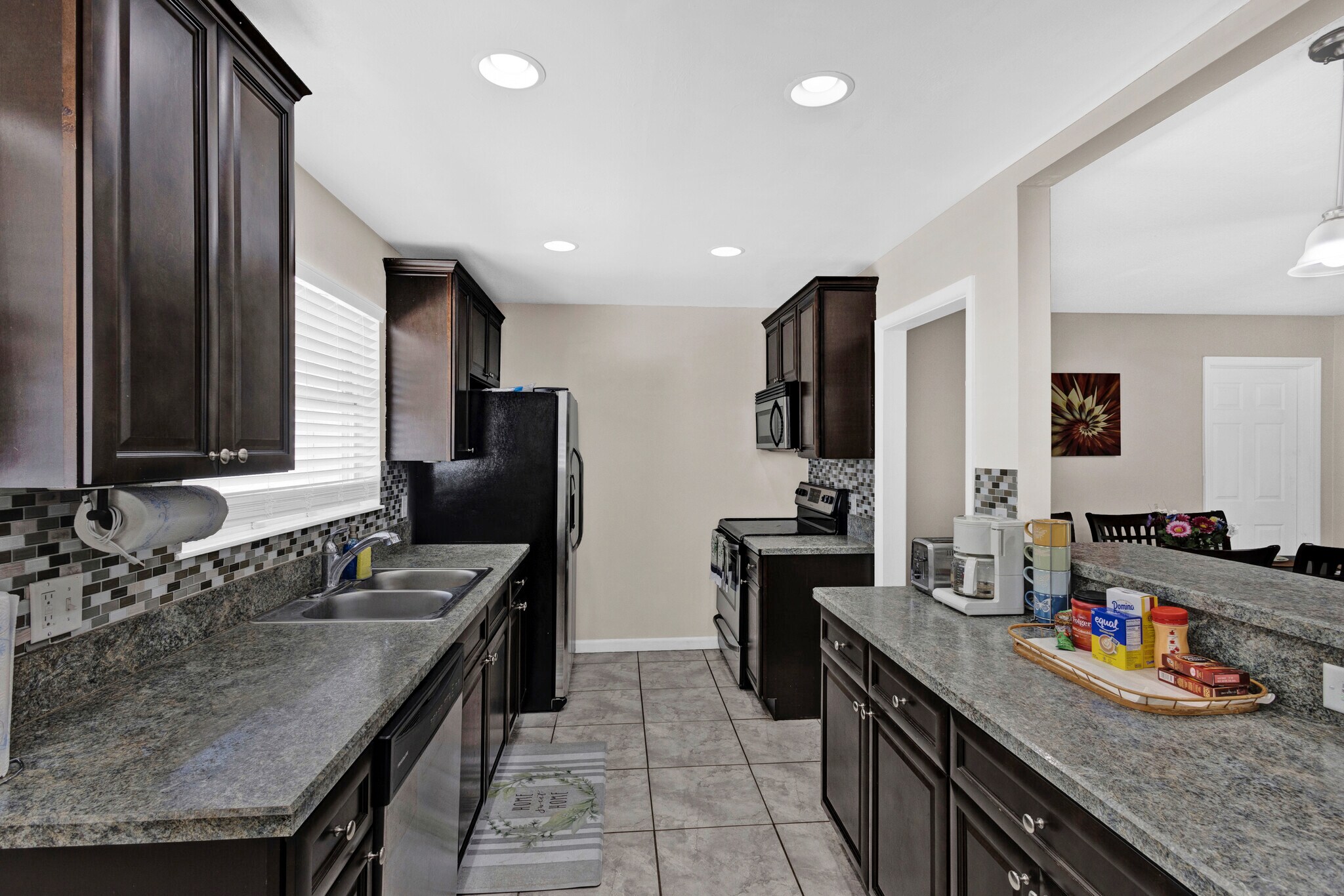 Kitchen - 7464 Old Kings Rd S