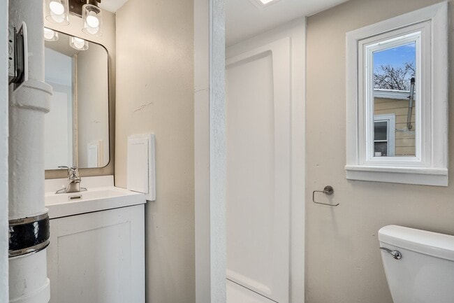 Building Photo - Single Family Home Near Downtown