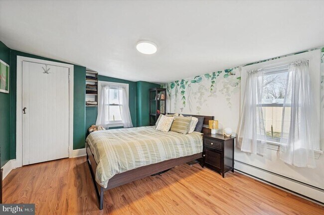 Building Photo - 407 Emerald St