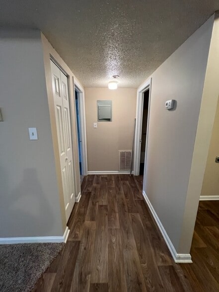 Building Photo - 4005 McIntosh St