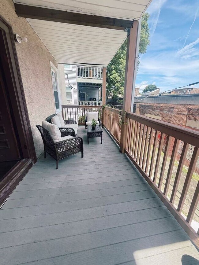 Building Photo - Spacious Unit in Allston