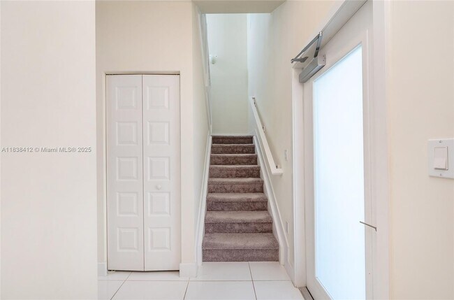 Building Photo - 4740 NW 84th Ct